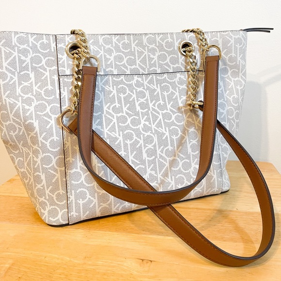 Slightly used but good condition Calvin Klein tote bag - Picture 2 of 4